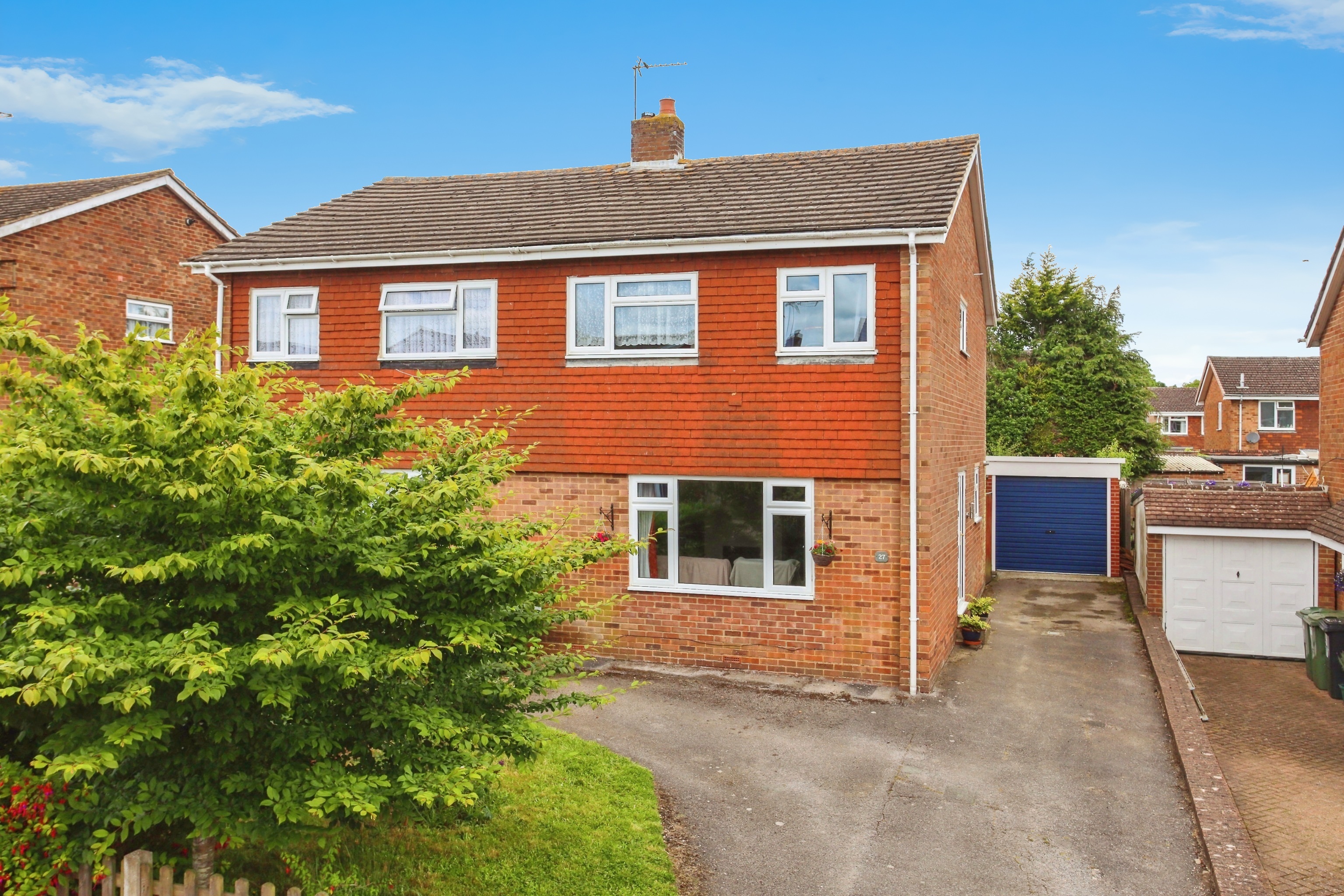 3 bedroom semidetached house for sale in Pembroke Road, Maidstone