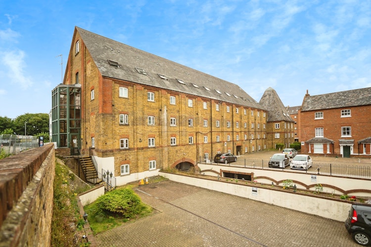 1 bedroom flat