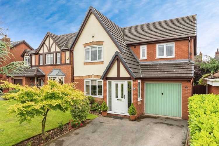 4 bedroom detached house
