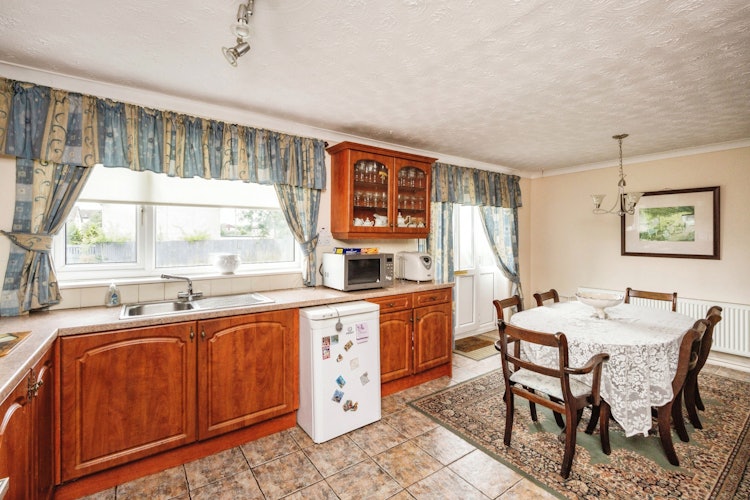 3 bedroom terraced house