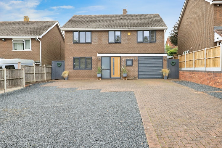 4 bedroom detached house