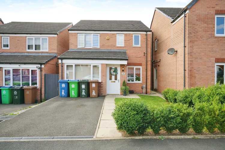 3 bedroom detached house