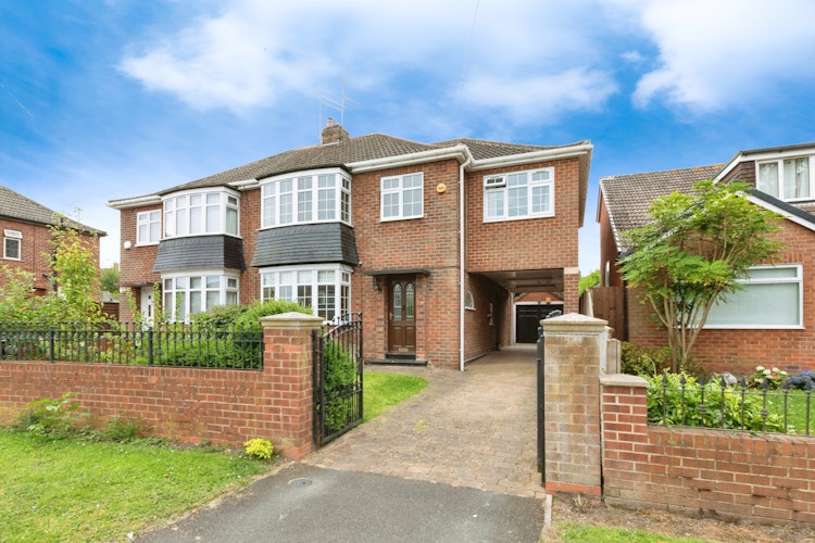 4 bedroom semi-detached house
