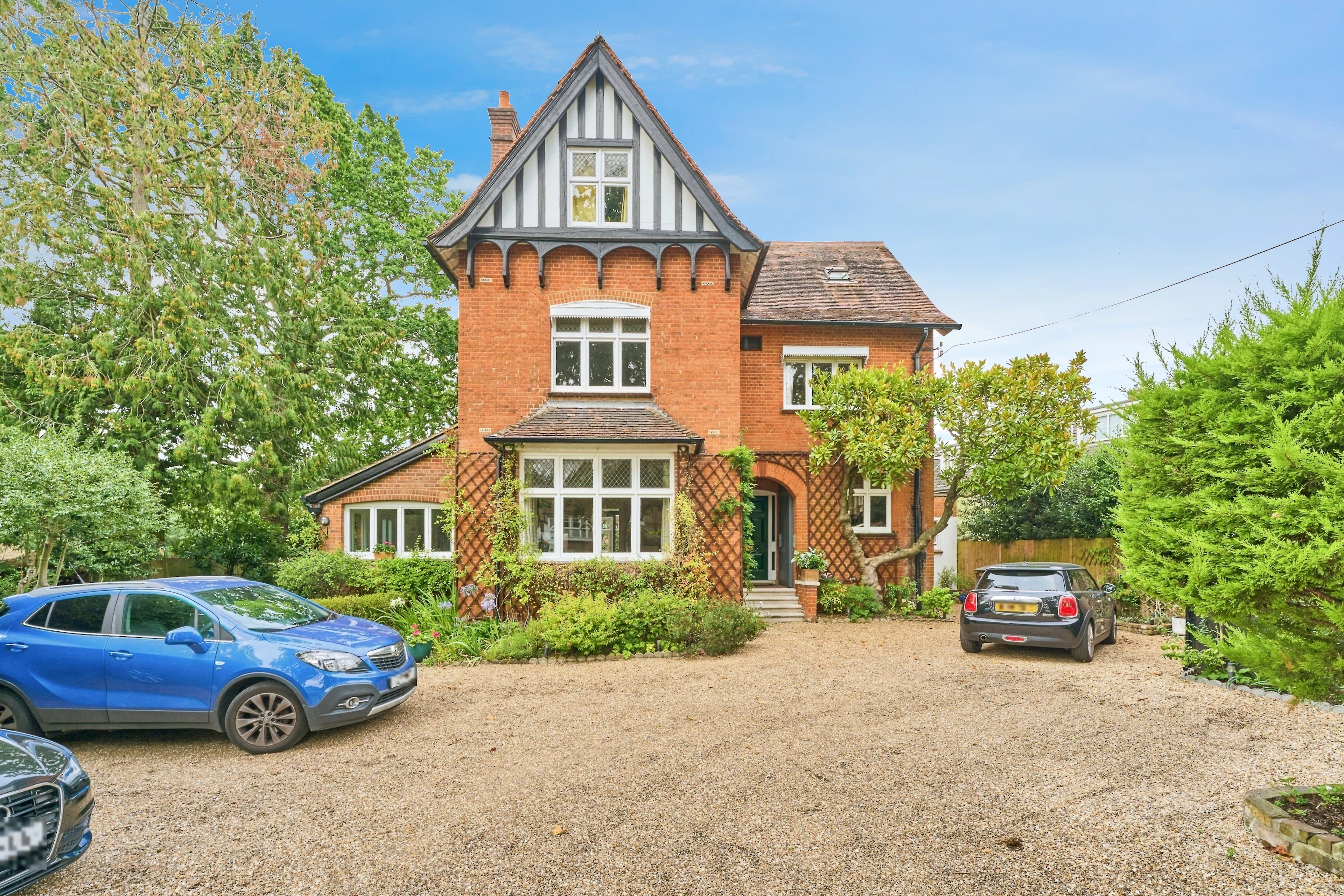 Station Avenue, Walton On Thames