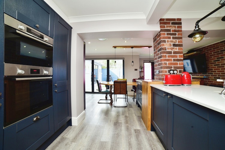 4 bedroom detached house