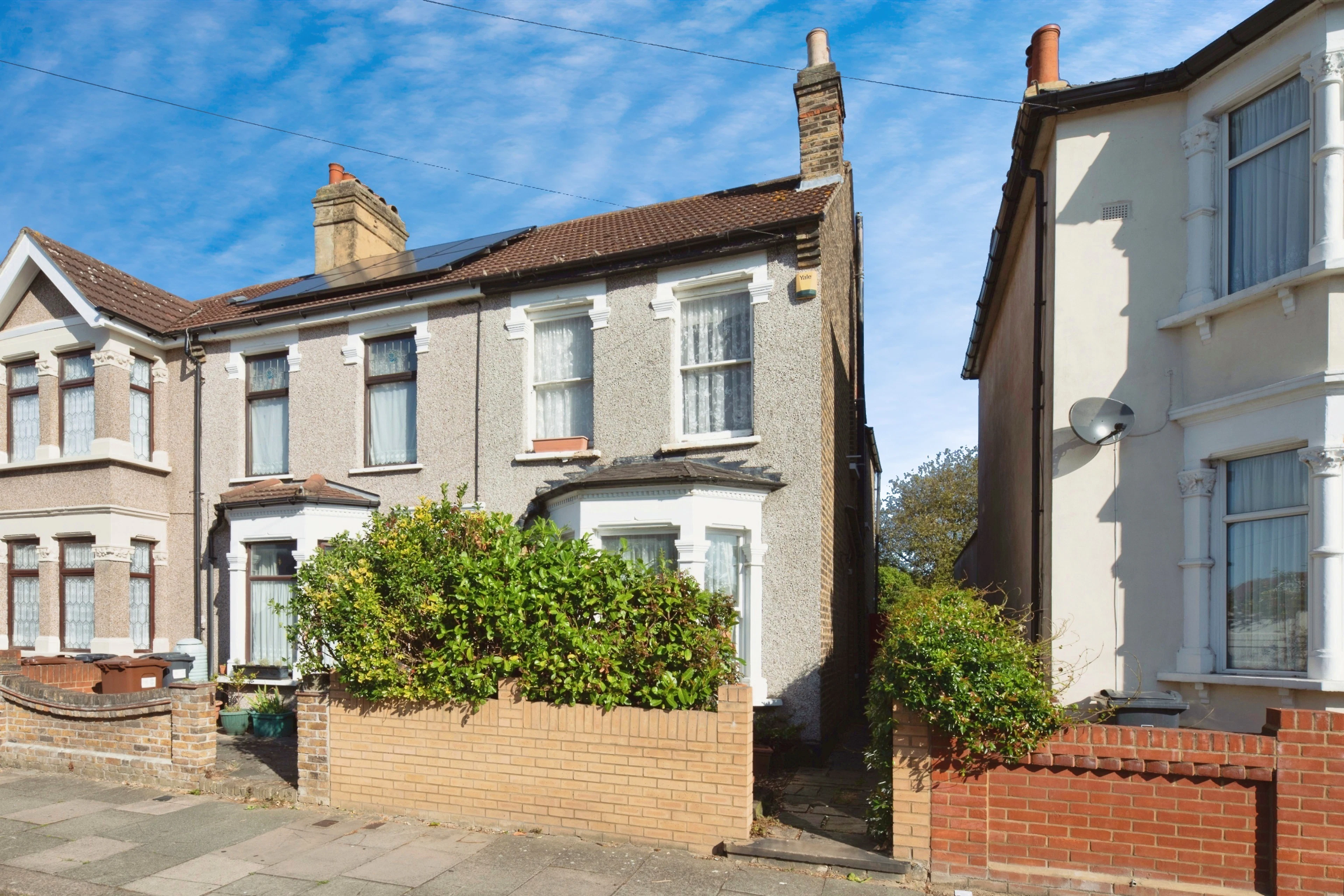 Whalebone Grove, Romford