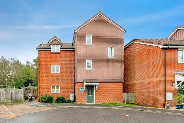 2 bedroom ground floor flat