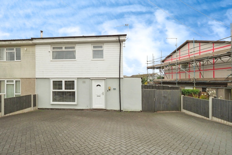 3 bedroom semi-detached house