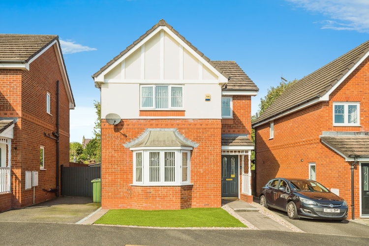 3 bedroom detached house