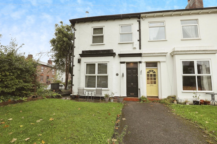 3 bedroom end of terrace house