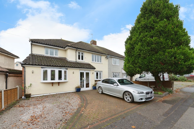 4 bedroom semi-detached house