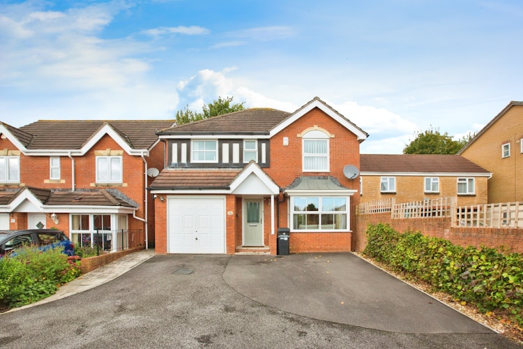 4 bedroom detached house