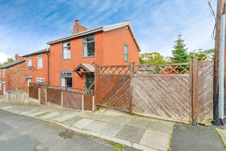 3 bedroom semi-detached house