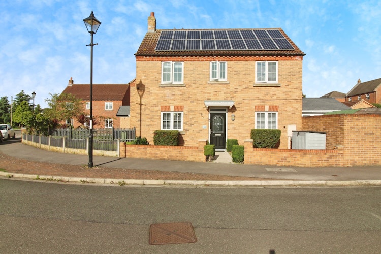 3 bedroom detached house