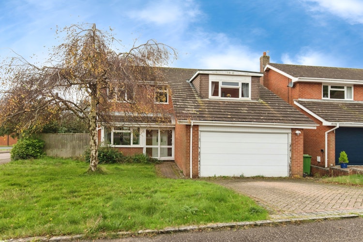 4 bedroom detached house