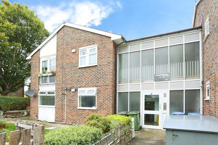 2 bedroom flat