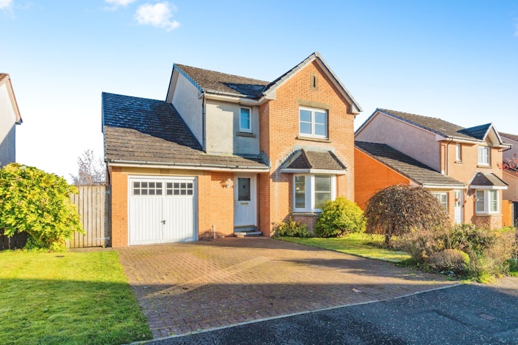 4 bedroom detached house