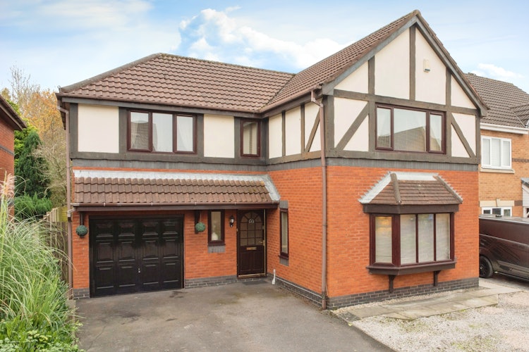4 bedroom detached house