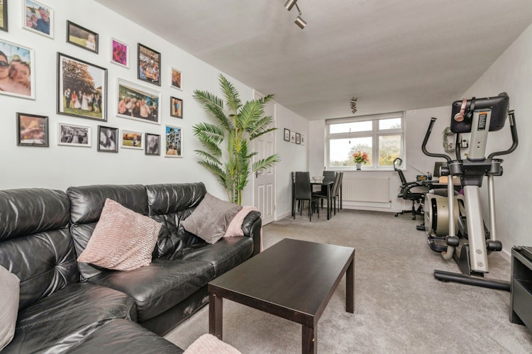 2 bedroom flat