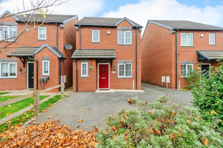 3 bedroom detached house