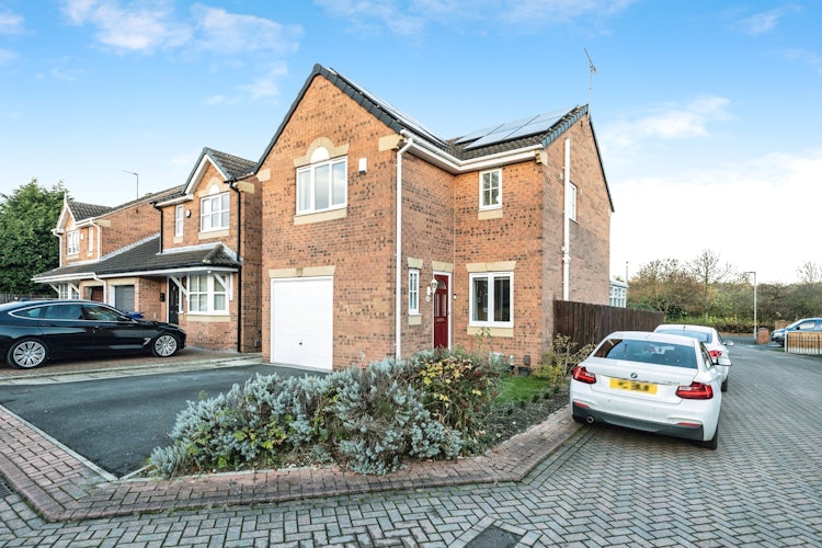3 bedroom detached house