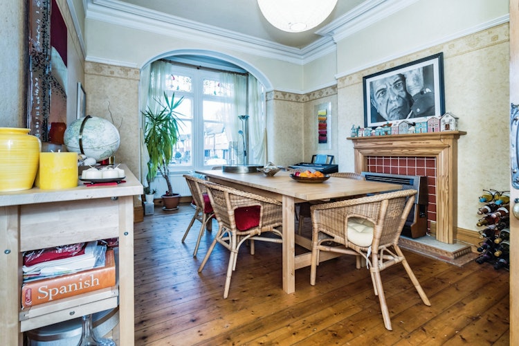 4 bedroom semi-detached house