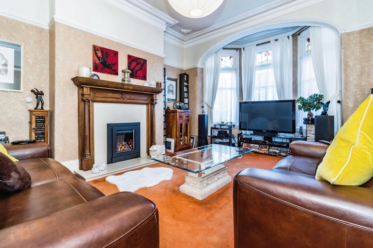 4 bedroom semi-detached house