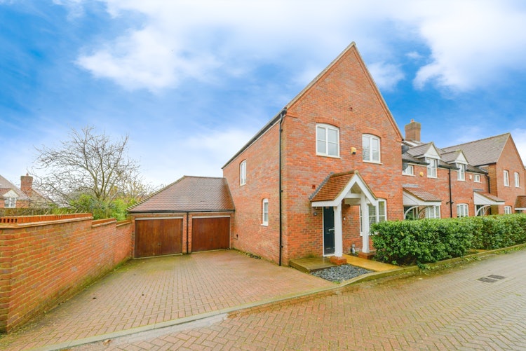 3 bedroom semi-detached house