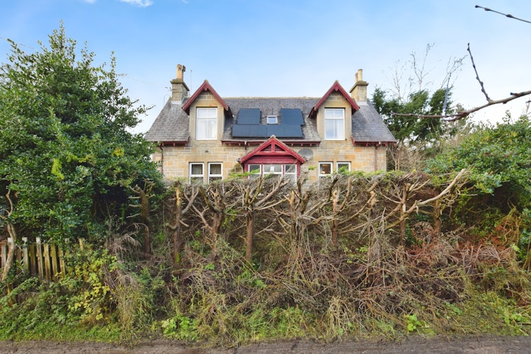 4 bedroom detached house