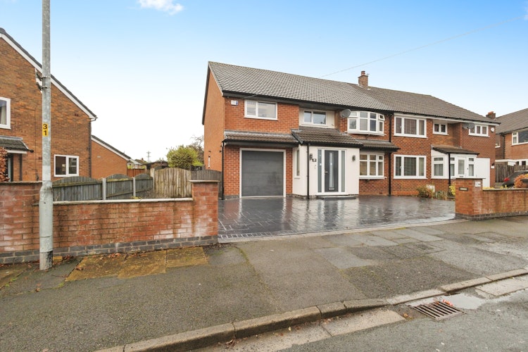 5 bedroom semi-detached house