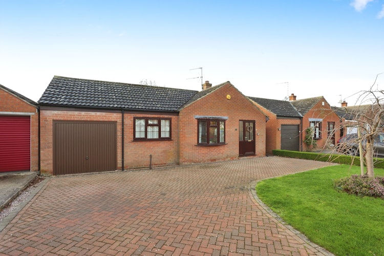 3 bedroom detached bungalow