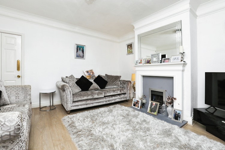 4 bedroom terraced house