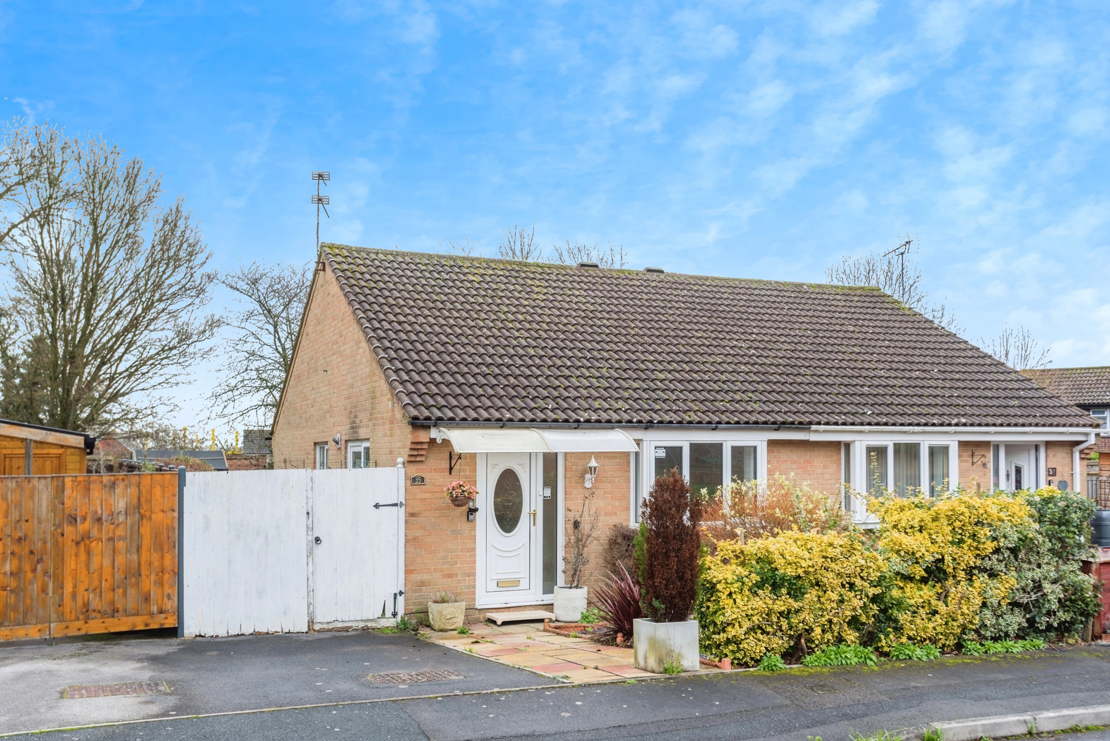 Stonefield Close - Eastleaze, Swindon