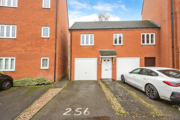 2 bedroom coach house