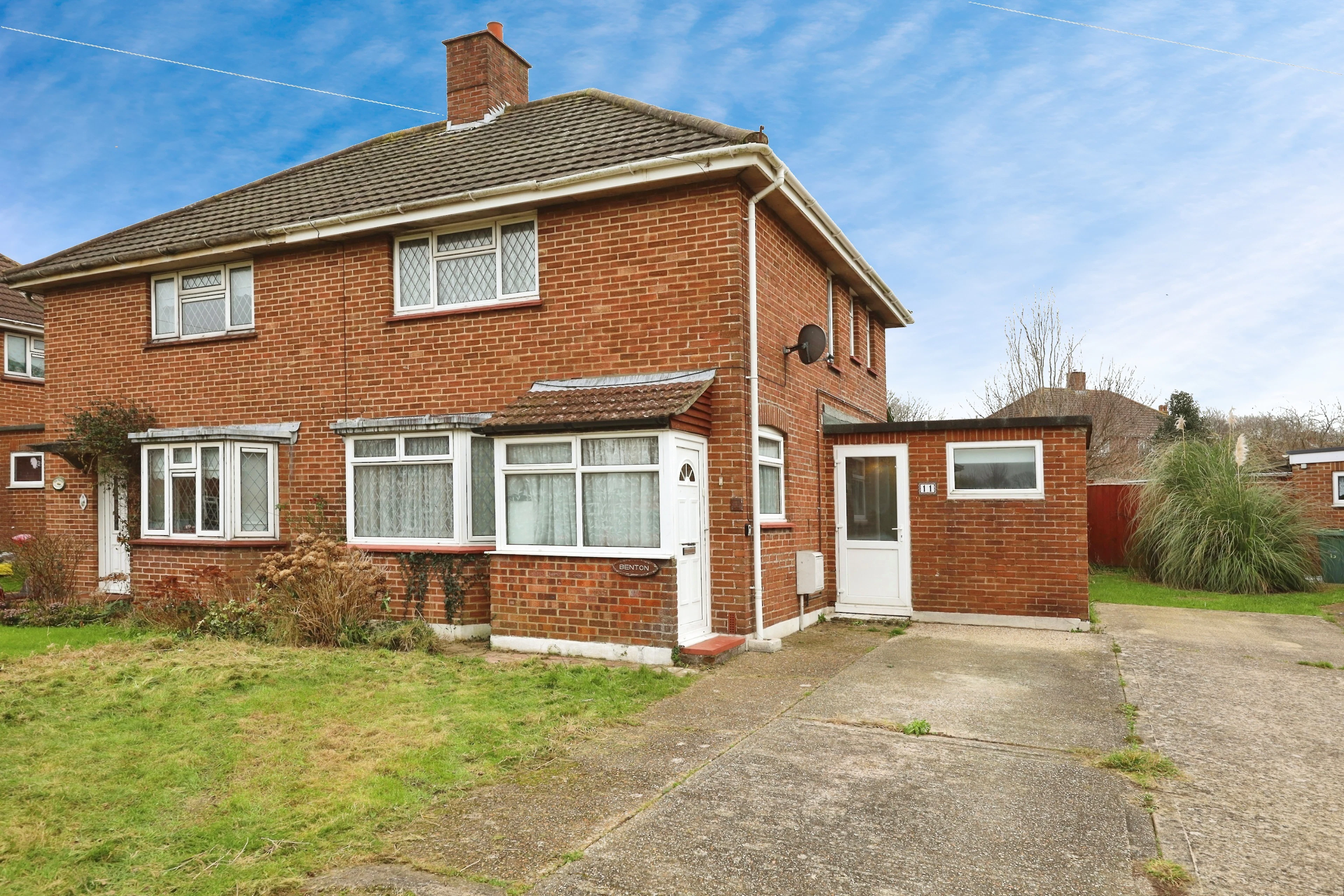 Pan Close, Newport