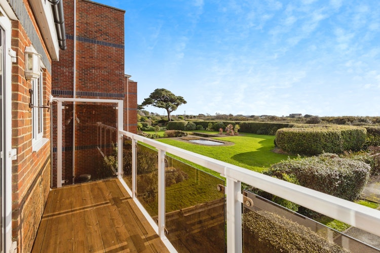 2 bedroom flat