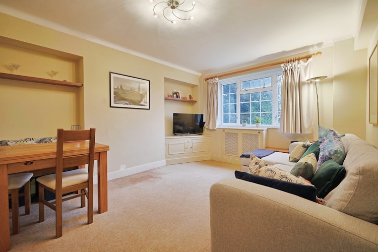 2 bedroom flat