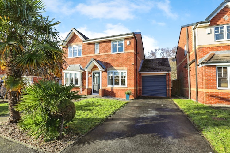 4 bedroom detached house