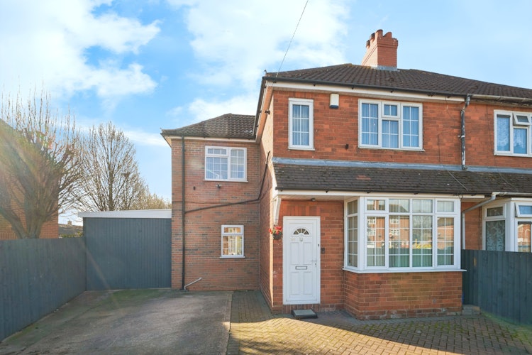 3 bedroom semi-detached house