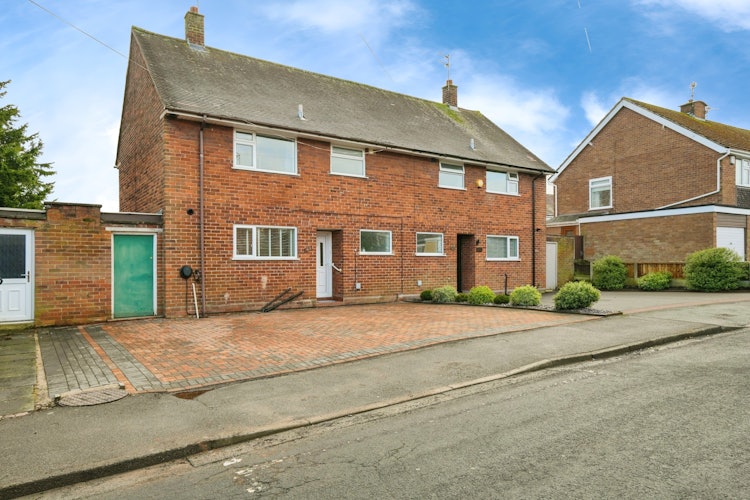 3 bedroom semi-detached house
