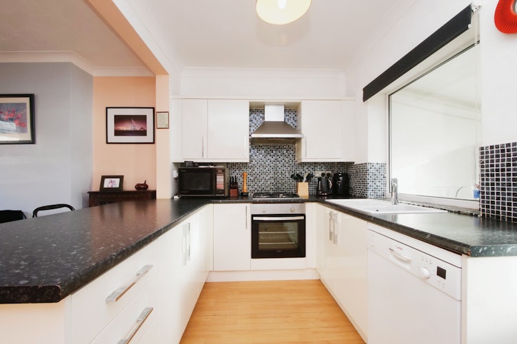 3 bedroom semi-detached house