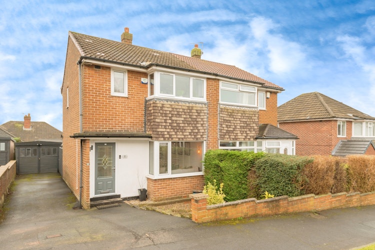 3 bedroom semi-detached house