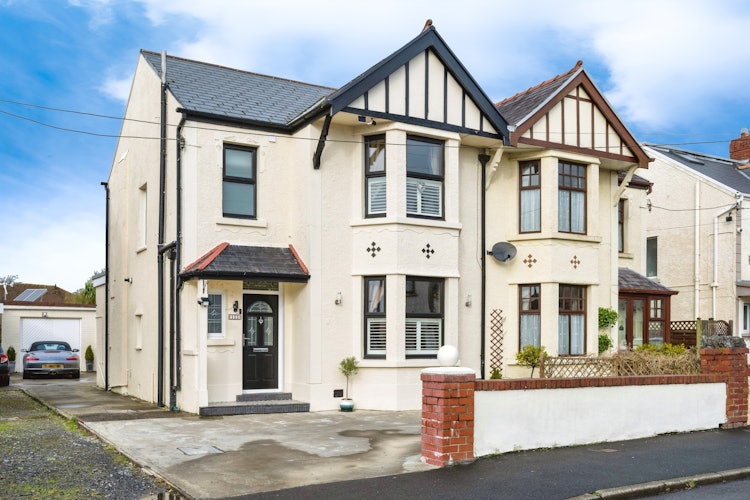 3 bedroom semi-detached house