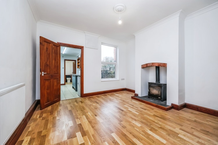 3 bedroom semi-detached house