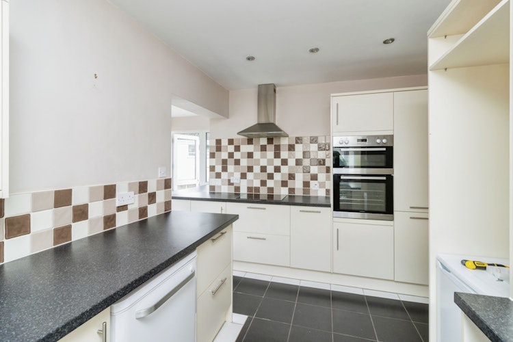 3 bedroom detached bungalow