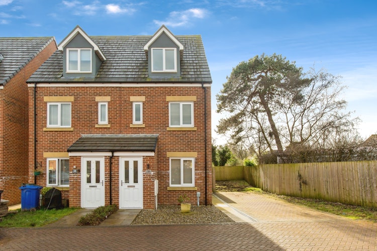 3 bedroom semi-detached house