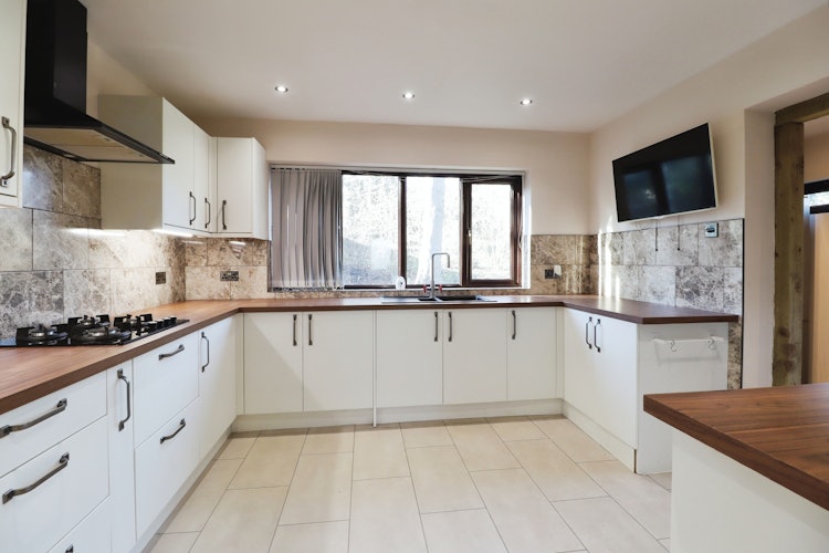 3 bedroom detached house