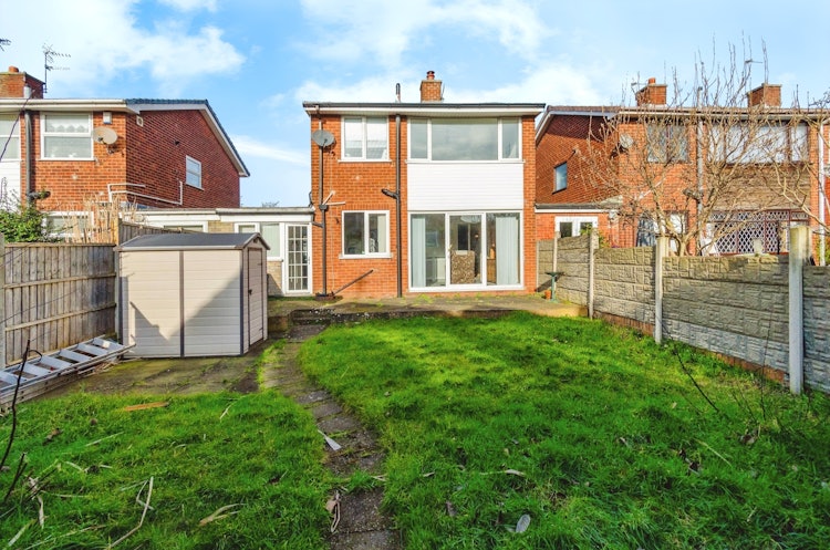 3 bedroom detached house