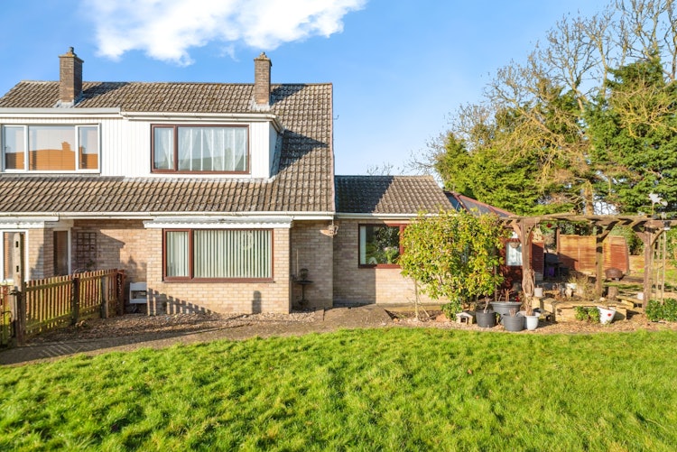 3 bedroom semi-detached house