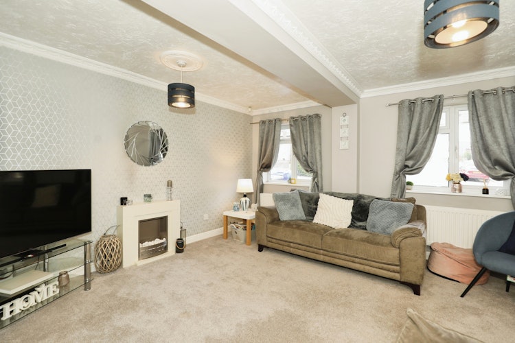 4 bedroom semi-detached house